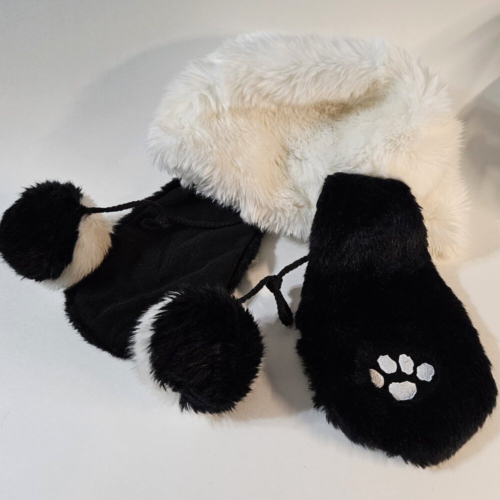Universal Studios JAPAN PEANUTS Snoopy Plush Hat with Black/White Pom-poms